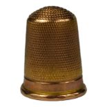 JAMES SWANN, AN EDWARDIAN 9CT GOLD THIMBLE HALLMARKED BIRMINGHAM, 1909. (h 25mm x diameter 20mm, 5.