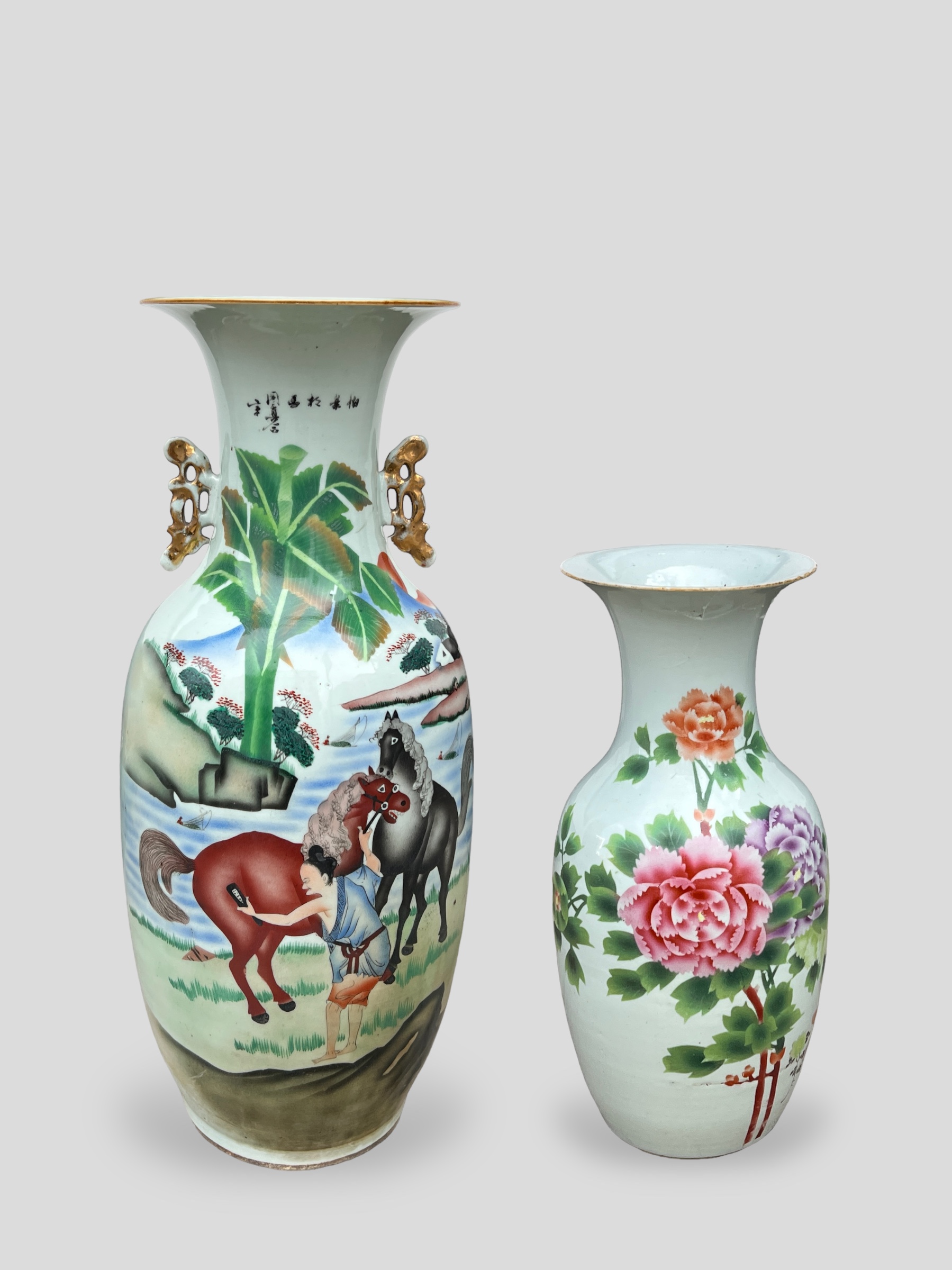 A LARGE ANTIQUE CHINESE EXPORT PORCELAIN VASE Decorated with a rural landscape view with horses,