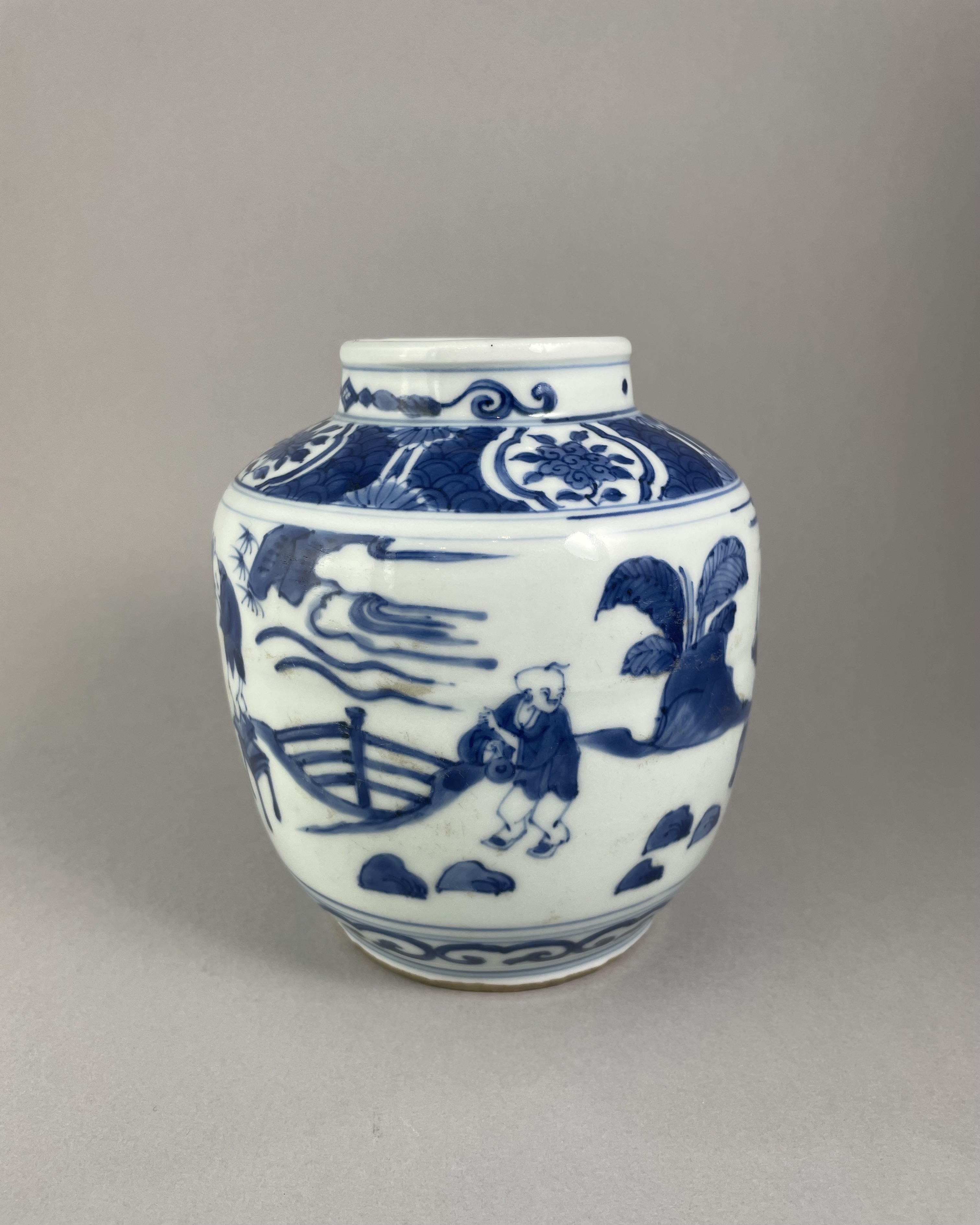 A CHINESE BLUE AND WHITE MING STYLE PORCELAIN JAR Depicting children in chinoiserie garden view, - Image 2 of 6