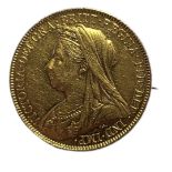 A 22CT GOLD FULL SOVEREIGN COIN MOUNTED AS A BROOCH Queen Victoria, 1899, with St. George and Dragon