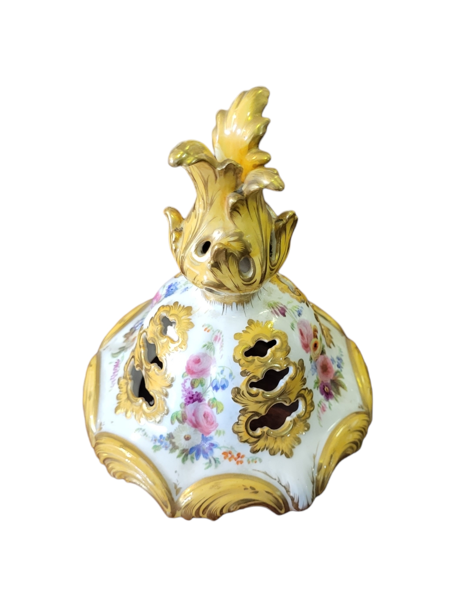 A FINE LATE 19TH CENTURY STAFFORDSHIRE STYLE ROCOCO MOULDED CONTINENTAL PORCELAIN POTPOURRI VASE AND - Image 3 of 7