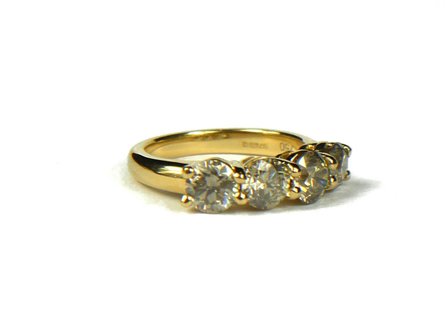 AN 18CT YELLOW GOLD FOUR STONE ROUND BRILLIANT CUT DIAMOND RING, with WGI certificate. (Diamonds 2. - Image 2 of 3