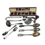 A COLLECTION OF GEORGIAN AND LATER SILVER ITEMS TO INCLUDE AN 18TH CENTURY GEORGE III SILVER SUGAR