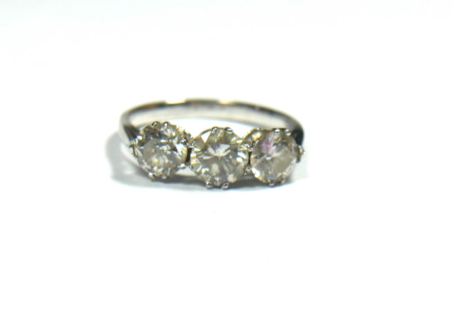 A 18CT WHITE GOLD AND THREE STONE DIAMOND RING, APPROX TOTAL CARAT WEIGHT 2.31CT Having graduated - Image 3 of 3