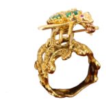 HERBERT ROSENTHAL. A LARGE 1960’S 18CT GOLD EMERALD, DIAMOND AND RUBY RING BROOCH Having original