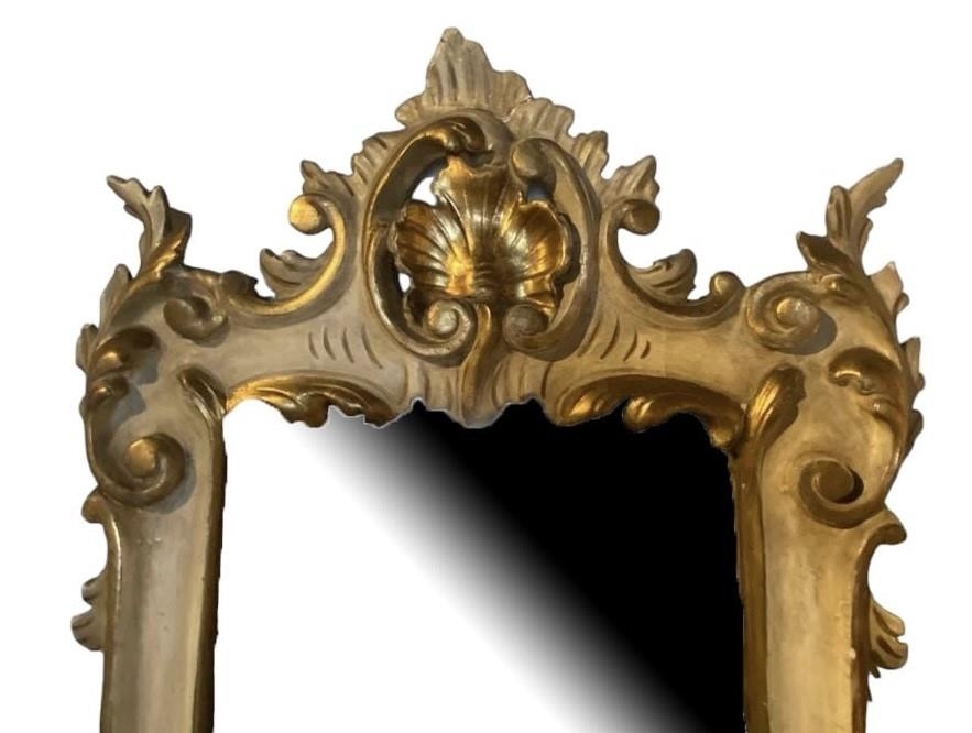 AN 18TH CENTURY ITALIAN VENETIAN ROCOCO CARVED GILTWOOD AND PAINTED MIRROR BACK CONSOLE TABLE/ - Image 3 of 3