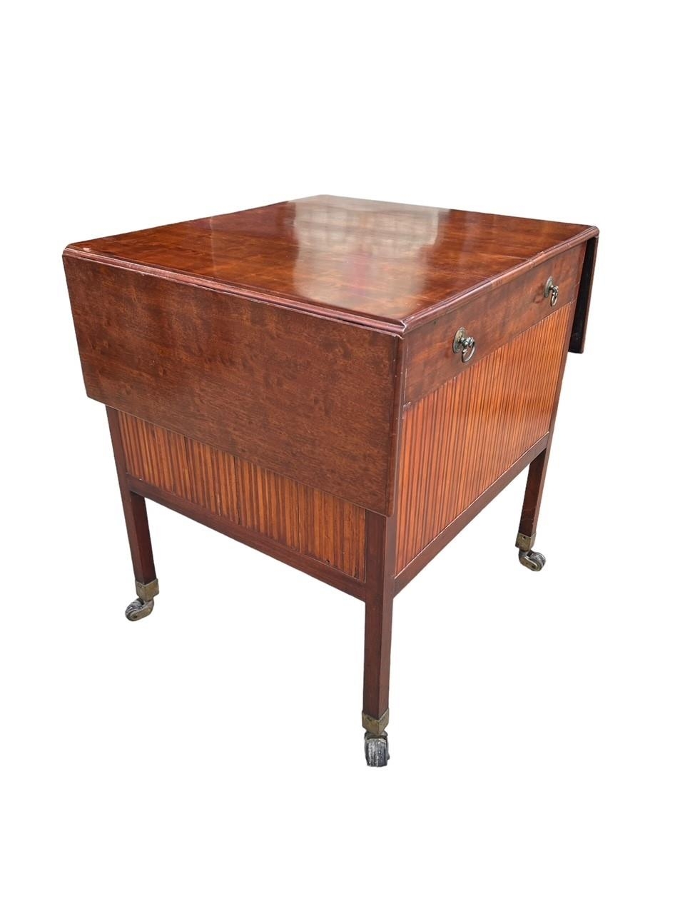 MANNER OF THOMAS CHIPPENDALE, A FREESTANDING GEORGE III PLUM MAHOGANY AND HARWOOD INLAID DROP FLAP - Image 4 of 17