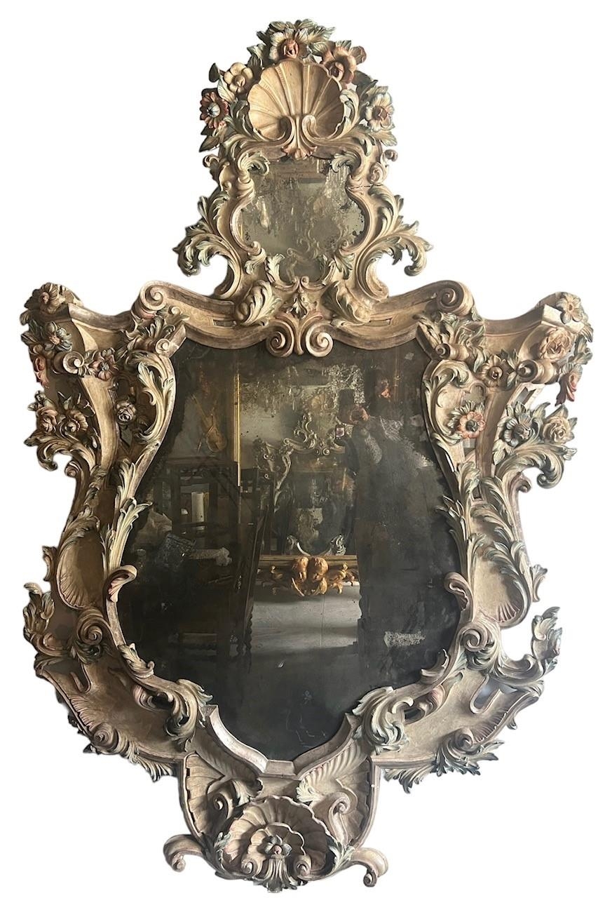 A VERY LARGE AND IMPRESSIVE 18TH CENTURY CARVED WOOD AND PAINTED ITALIAN VENETIAN ROCOCO MIRROR - Image 3 of 18