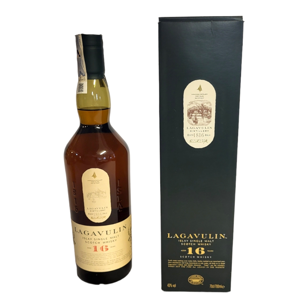 LAGAVULIN, A VINTAGE BOTTLE OF ISLAY SINGLE MALT WHISKY, AGED 16 YEARS 70cl bottles with cream label