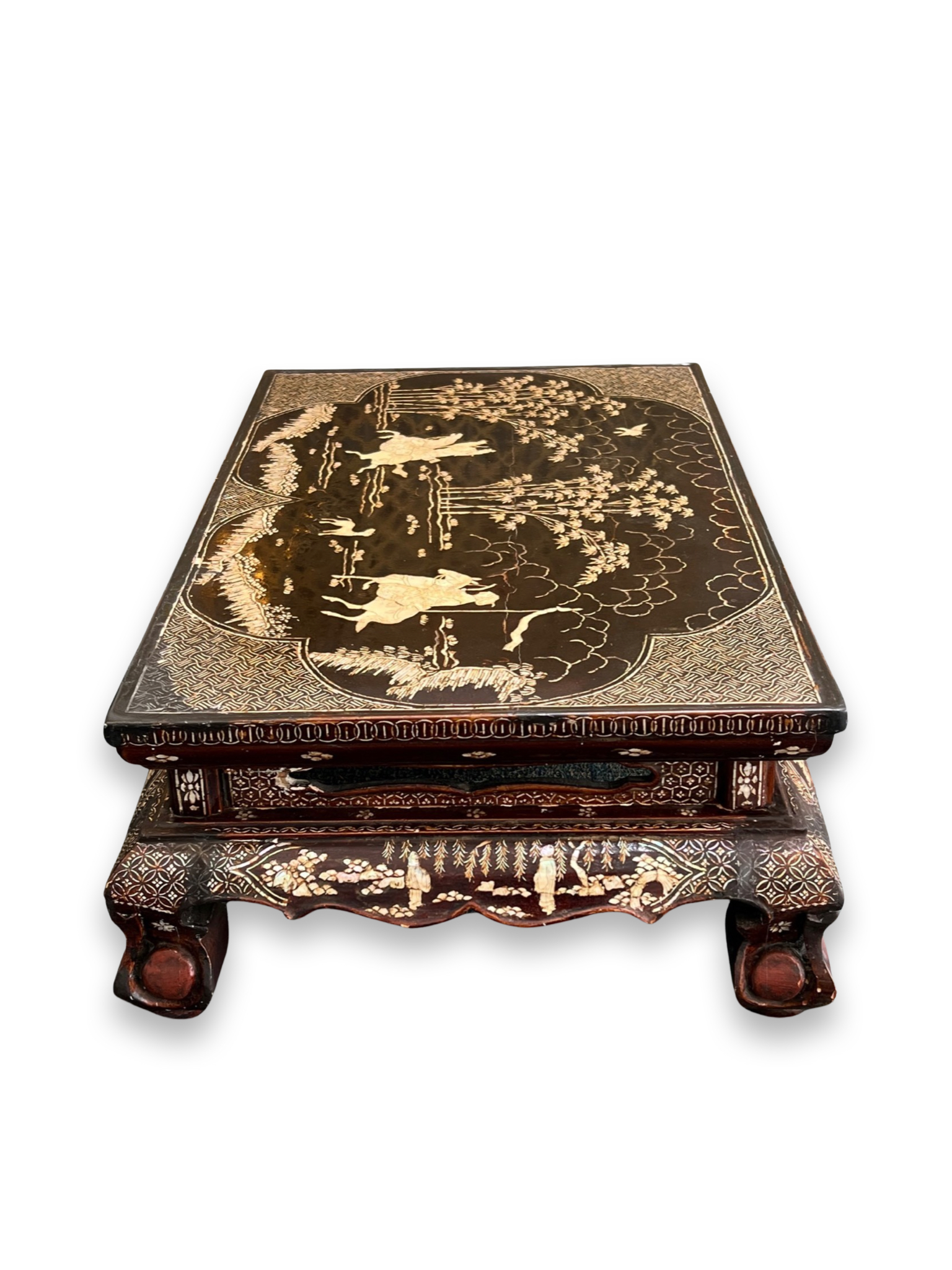 A 'lac burgaute' Low Table, 17th century, the top inlaid with a lobed central scene of two riders - Image 3 of 6