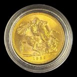 A KING GEORGE V 22CT GOLD FULL SOVEREIGN COIN, DATED 1932 With portrait bust of King George and