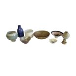A MIXED COLLECTION OF EIGHT MODERN BRITISH HAND THROWN EXPERIMENTAL STUDIO POTTERY ITEMS