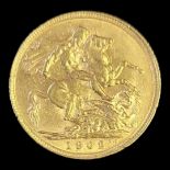 A KING EDWARD VII 22CT GOLD FULL SOVEREIGN COIN, DATED 1902 With George and Dragon to reverse.