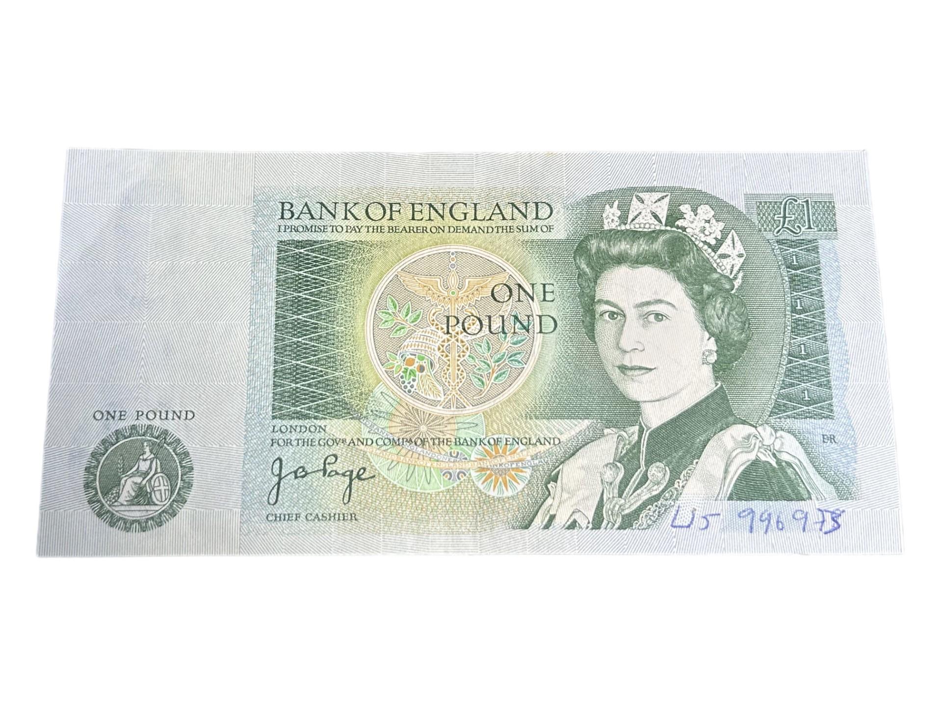 AN UNUSUAL BANK OF ENGLAND £1 NOTE WITH HANDWRITTEN SERIAL NUMBER Missing printed serial number to