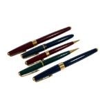 TWO 14CT GOLD HOODED BEAK NIB PARKER 17 SUPER FOUNTAIN PENS IN BLUE & RED. TOGETHER WITH 14CT GOLD