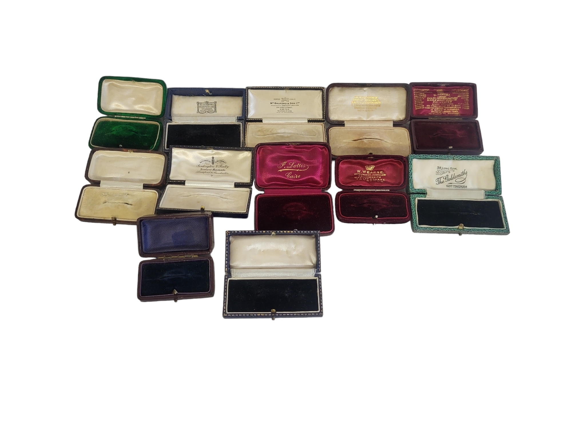 A COLLECTION OF TWELVE LATE 19TH/EARLY 20TH CENTURY BROOCH JEWELLERY BOXES Each having fitted velvet