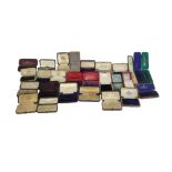 A COLLECTION OF TWENTY-FIVE LATE 19TH/EARLY 20TH CENTURY JEWELLERY BOXES Various sizes, each