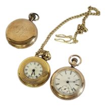 AN EARLY 20TH CENTURY GOLD PLATED GENTS POCKET WATCH The circular white dial and screw wind