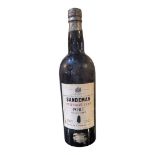 SANDEMAN, A 1960 VINTAGE BOTTLE OF PORT Having a silver foil cap and cream label ‘Sandeman Vintage