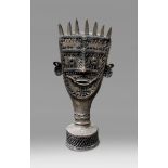 A 20TH CENTURY TRIBAL HEAD SCULPTURE, DHOKRA TRIBE STYLE