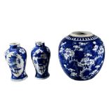 A 19TH CENTURY CHINESE BLUE AND WHITE GINGER JAR TOGETHER WITH A NEAR PAIR OF BLUE AND WHITE CHINESE