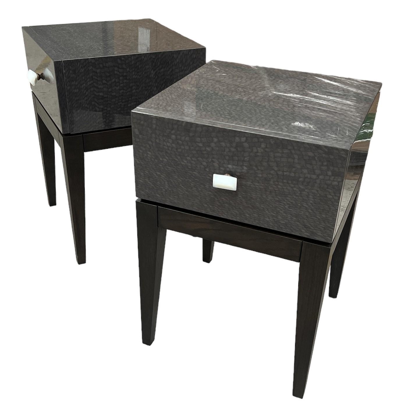 A PAIR OF CONTEMPORARY FAUX LEATHER LACQUERED SINGLE DRAWER BEDSIDE TABLE Raised on square - Image 2 of 2