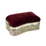 A.E. GOODBY & SON, AN EDWARDIAN SILVER RING HOLDER BOX CASKET, HALLMARKED BIRMINGHAM, 1903 Having