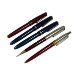 A COLLECTION OF FIVE PARKER PENS, TWO HAVING 14CT GOLD NIBS. (5)