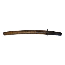 A LATE 19TH/EARLY 20TH CENTURY JAPANESE WAKIZASHI SWORD Having a fine carved hardwood handle with