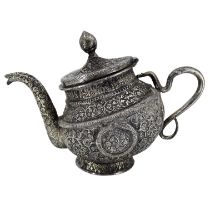 A HEAVY LATE 19TH/EARLY 20TH CENTURY INDIAN RAJ PERIOD KASHMIRI SILVER TEAPOT OF TIPPED KANG FORM