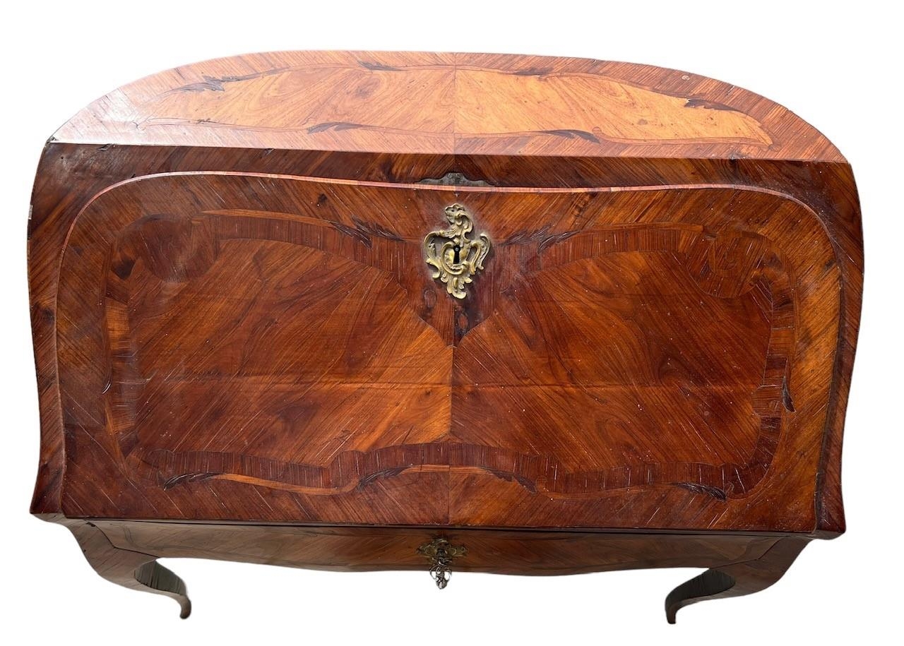 ATTRIBUTED TO FRANÇOIS AND PIERRE GARNIER, AN 18TH CENTURY FRENCH LOUIS XV TULIPWOOD AND INLAID - Image 9 of 11