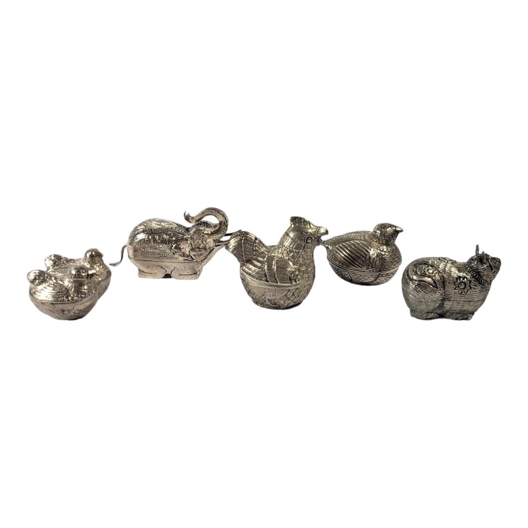 A COLLECTION OF FIVE LATE 19TH/EARLY 20TH CENTURY CAMBODIAN SILVER ANIMAL BETEL BOXES Comprising a - Image 2 of 3