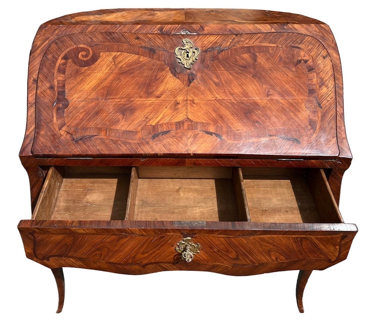 ATTRIBUTED TO FRANÇOIS AND PIERRE GARNIER, AN 18TH CENTURY FRENCH LOUIS XV TULIPWOOD AND INLAID - Image 3 of 11