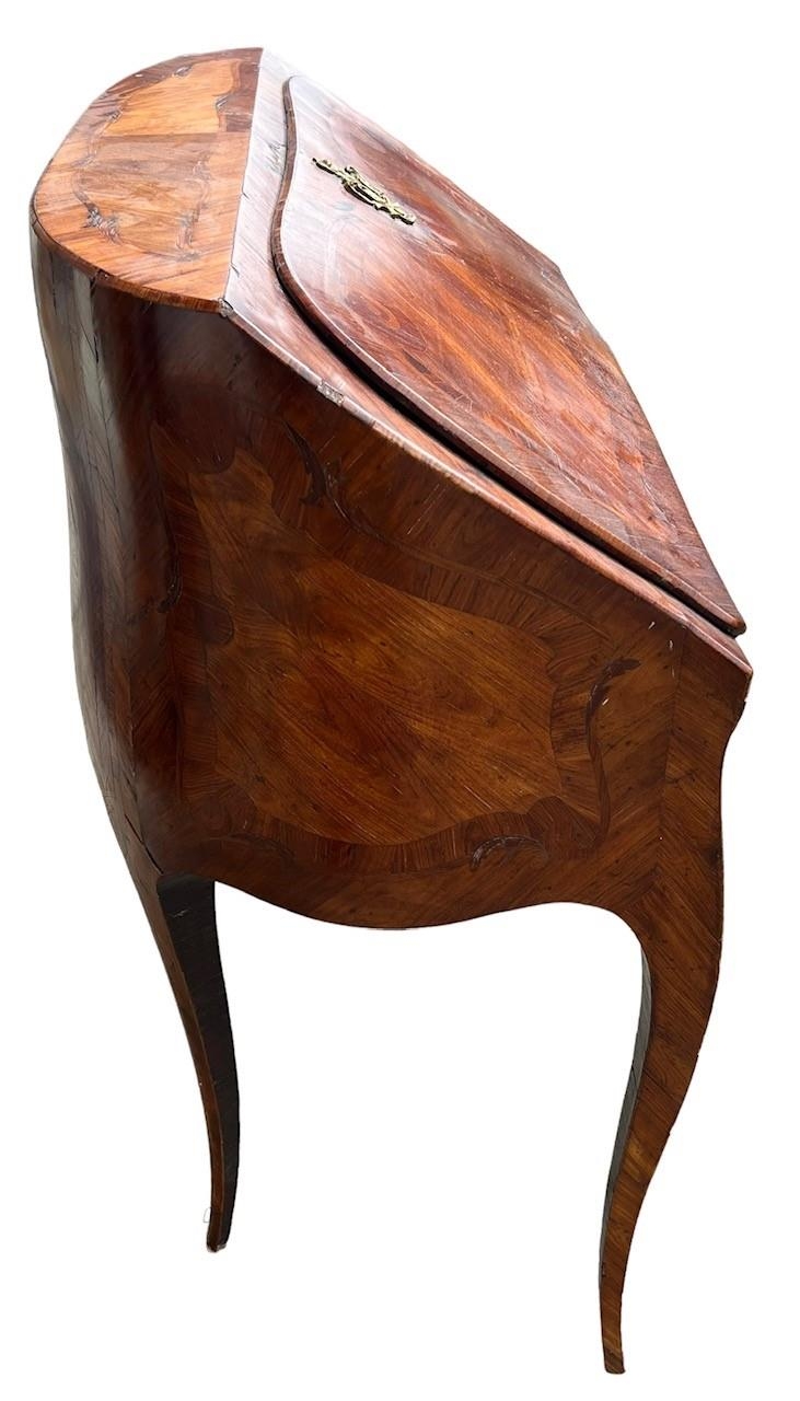 ATTRIBUTED TO FRANÇOIS AND PIERRE GARNIER, AN 18TH CENTURY FRENCH LOUIS XV TULIPWOOD AND INLAID - Image 7 of 11