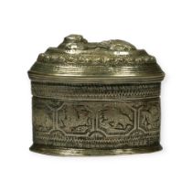 A LATE 19TH/EARLY 20TH CENTURY BURMESE SILVER BETEL OVAL LIME BOX Having chased chin the (lion)