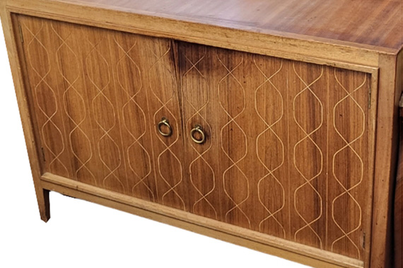 A MID 20TH CENTURY GORDON RUSSELL FOR HEAL & SON LTD ‘DOUBLE HELIX’ TEAK SIDEBOARD Recessed door - Image 3 of 7