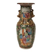 A 19TH CENTURY CHINESE FAMILLE ROSE PORCELAIN VASE Having applied salamanders and hand painted