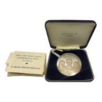 MAN’S FIRST MOON LANDING, APOLLO II, A HALLMARKED SILVER COMMEMORATIVE MEDAL 20.7, 1969, AD, stamped