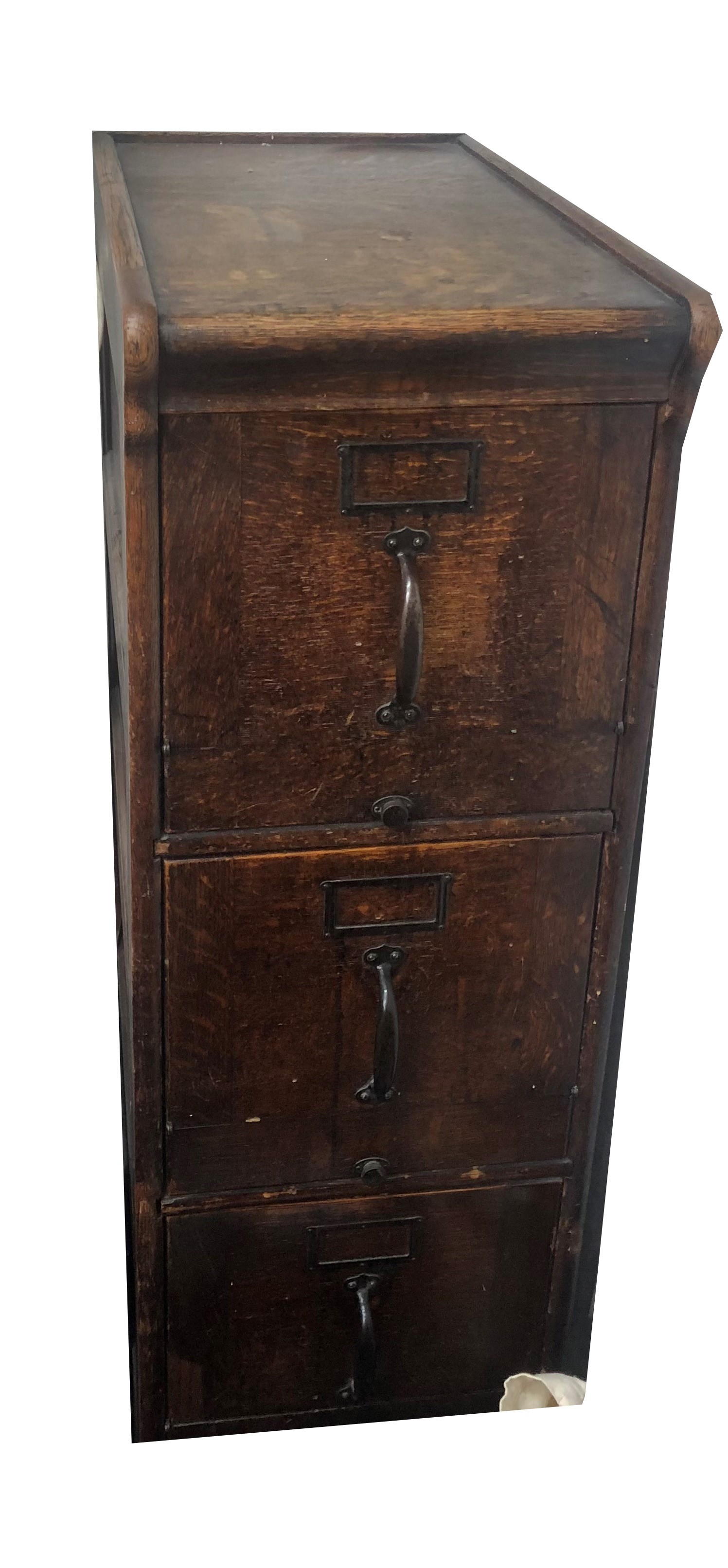 A LATE 19TH/EARLY 20TH CENTURY OAK FILING CABINET Of three drawers PLEASE NOTE THIS LOT IS TO