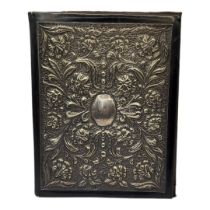 AN EARLY 20TH CENTURY CONTINENTAL SILVER AND LEATHER RECTANGULAR STATIONARY CASE With embossed