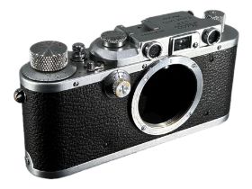 LEICA, ERNST LEITZ WETZLAR. A LEICA IIIA CAMERA BODY No. 249993.