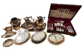 ELKINGTON, A CANTEEN OF SILVER PLATED FLATWARE. TOGETHER WITH A COLLECTION OF SILVER PLATED ITEMS.
