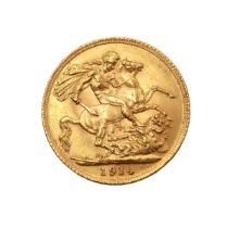 A GEORGE V 1914 FULL SOVEREIGN GOLD COIN.