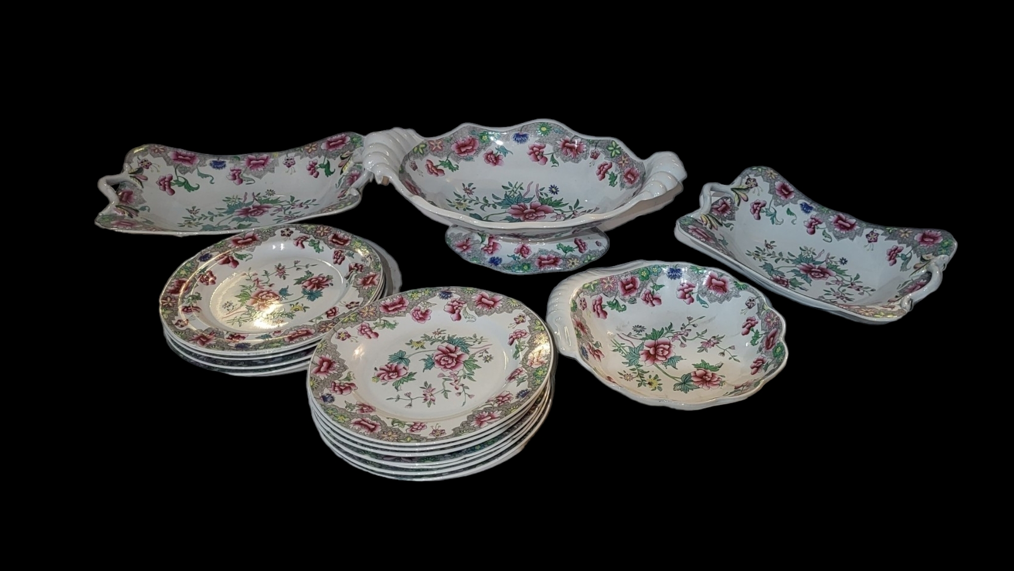 SPODE, A LATE 19TH/EARLY 20TH CENTURY' FAMILLE ROSE 'STONE CHINA PART DINNER SERVICE Comprising