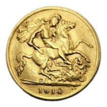 AN EARLY 20TH CENTURY 22CT GOLD HALF SOVEREIGN COIN, DATED 1914 With King George V portrait bust and