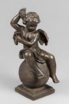 A LATE 20TH CENTURY CLASSICAL DESIGN CHERUB STATUE ON STONE BALL, HOLDING A GOBLET AND SQUEEZING