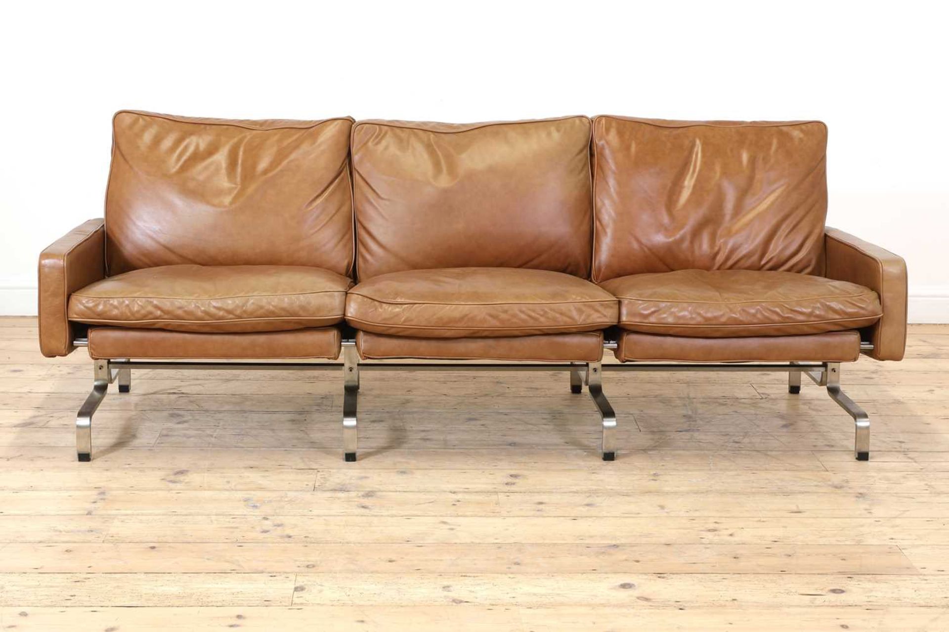 A 'PK31/3' style leather sofa, - Bild 2 aus 4