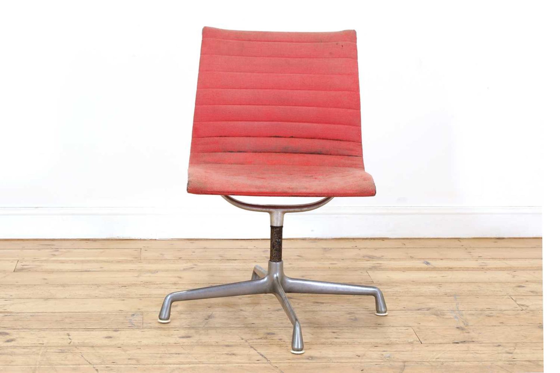 Two Charles & Ray Eames designed desk chairs, - Image 6 of 6