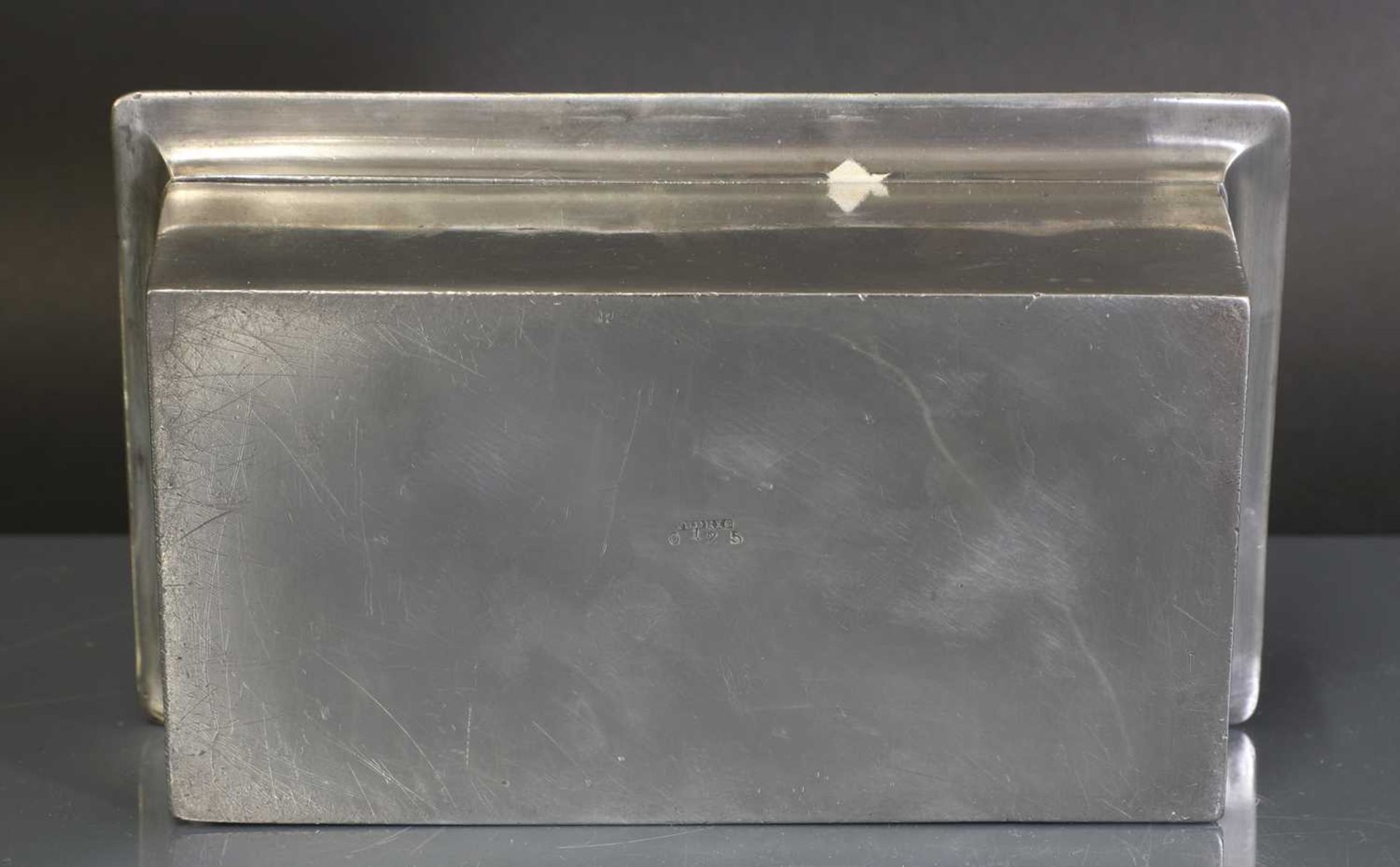 A Liberty Tudric pewter jewellery box, - Bild 4 aus 4