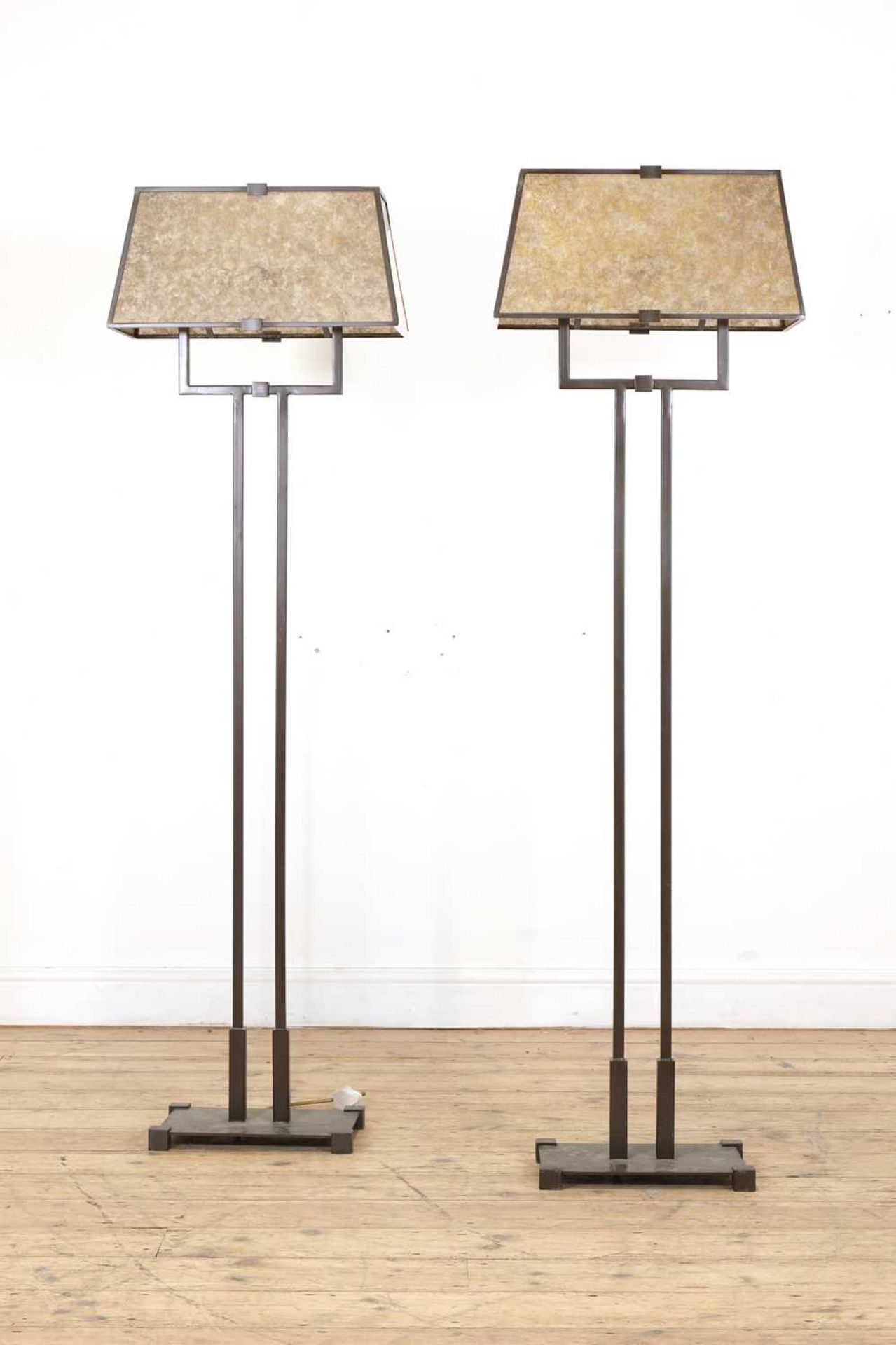 A pair of contemporary standard lamps, - Bild 2 aus 2